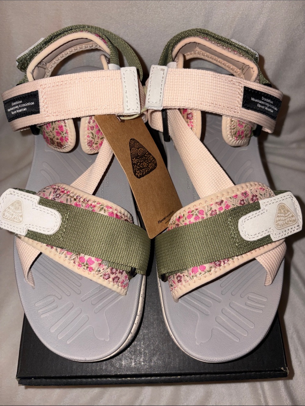 NWT Flower Mountain Nazca 2 Sandal in Taupe - Picture 9 of 15